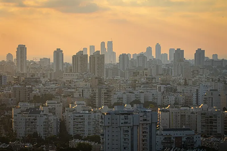 Les immeubles de Rishon LeZion au coucher du soleil